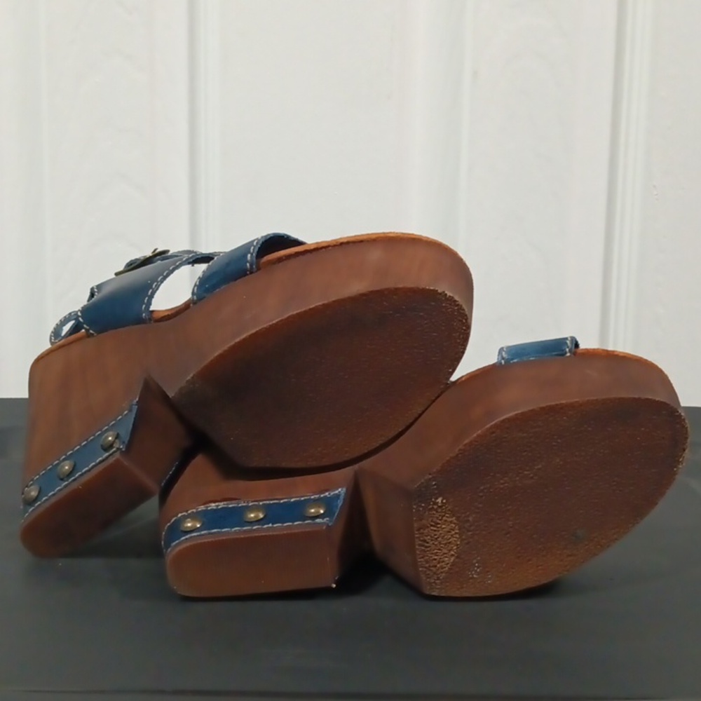 Sbicca Blue Leather Women's Sandals - Picture 5 of 6
